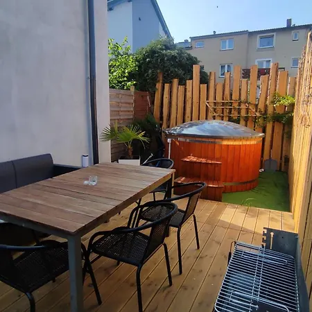 Nowy Z Jacuzzi Casa vacanze
