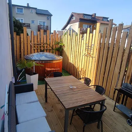 Nowy Z Jacuzzi Σπίτι διακοπών *