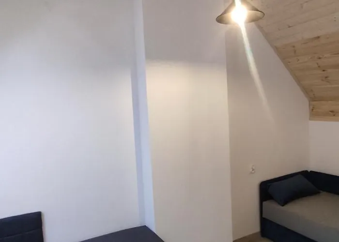 Nowy Z Jacuzzi 度假居 *