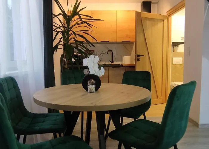 Nowy Z Jacuzzi 度假居 *