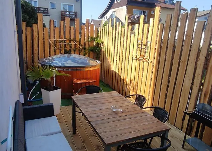 Nowy Z Jacuzzi Holiday home *